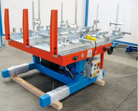 STACKING TABLE